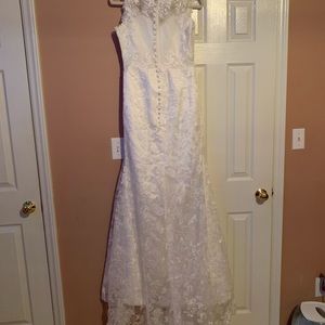 Ivory mermaid wedding dress never been worn